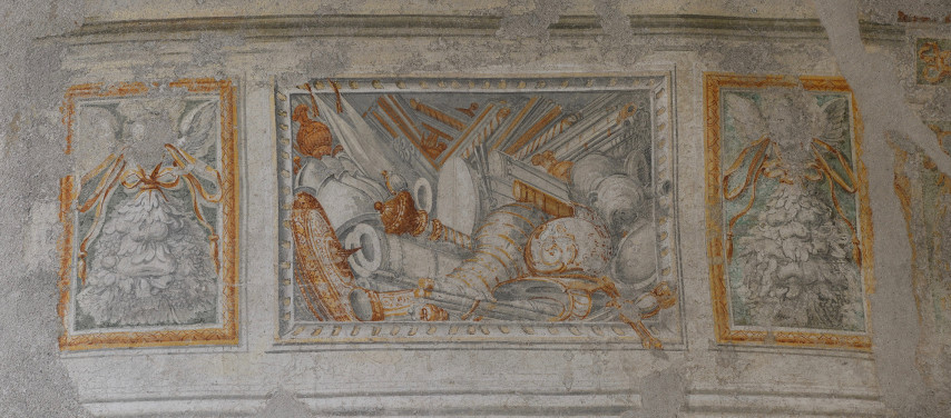 Orologio – iconografia – 15 – trofei – Tartarelli SNS – DSC_8085