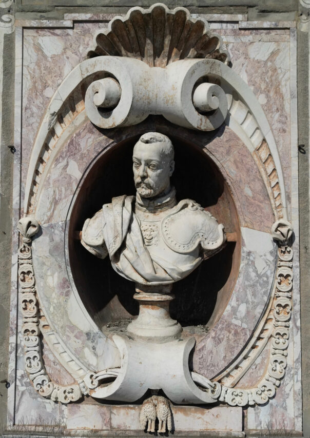 Busto Francesco I – copertina e immagine 1 – Freccioni SNS – DJI_0543