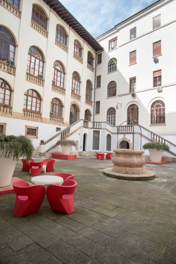 Carovana – interno – cortile – immagine 3 – Tartarelli SNS – Palazzo_Carovana-7965.JPGD [PH]