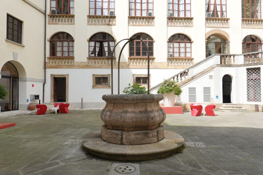 Carovana – interno – cortile – testata – Tartarelli SNS – DSC00048