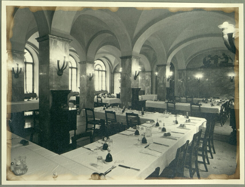 Carovana – Interno – Mensa – foto 1932 – SNS