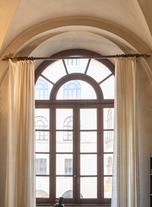 Carovana – Interno – Mensa – Finestra – Tartarelli