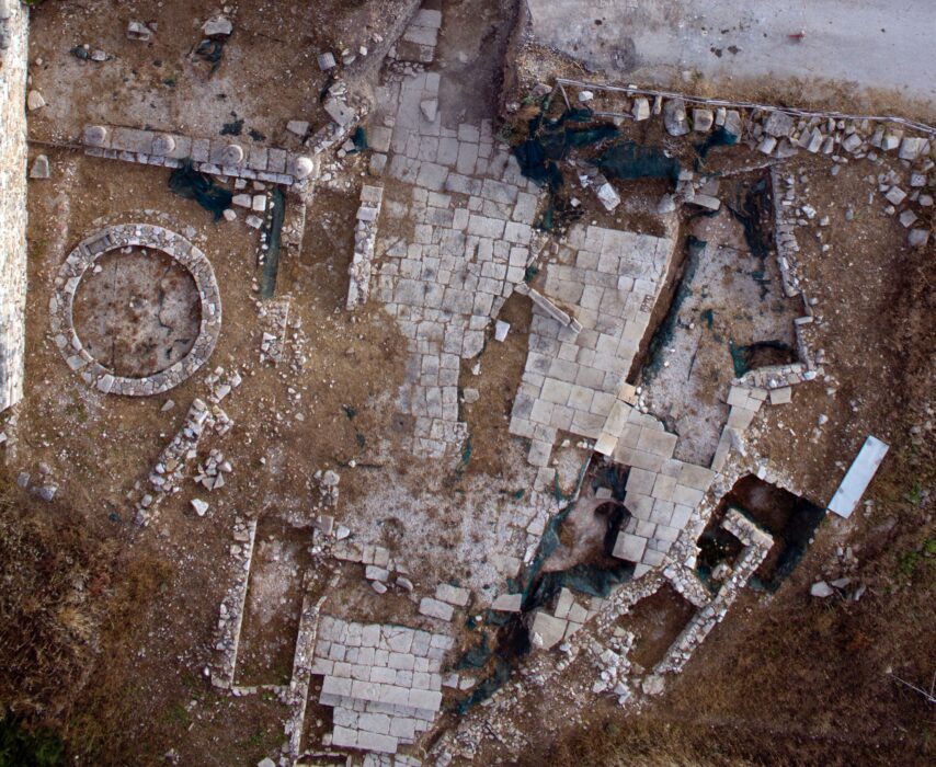 Palazzo della Carovana – interno – calchi – L5-6 – Piazza triangolare e tholos – Cassanelli