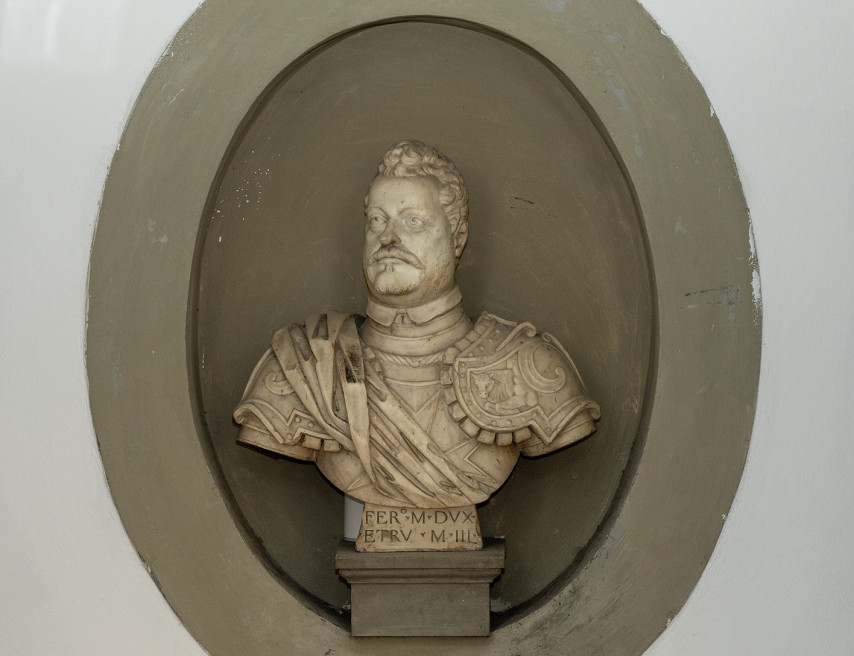 Palazzo Dodici – busto Ferdinando I – TARTARELLI – DSC_0310