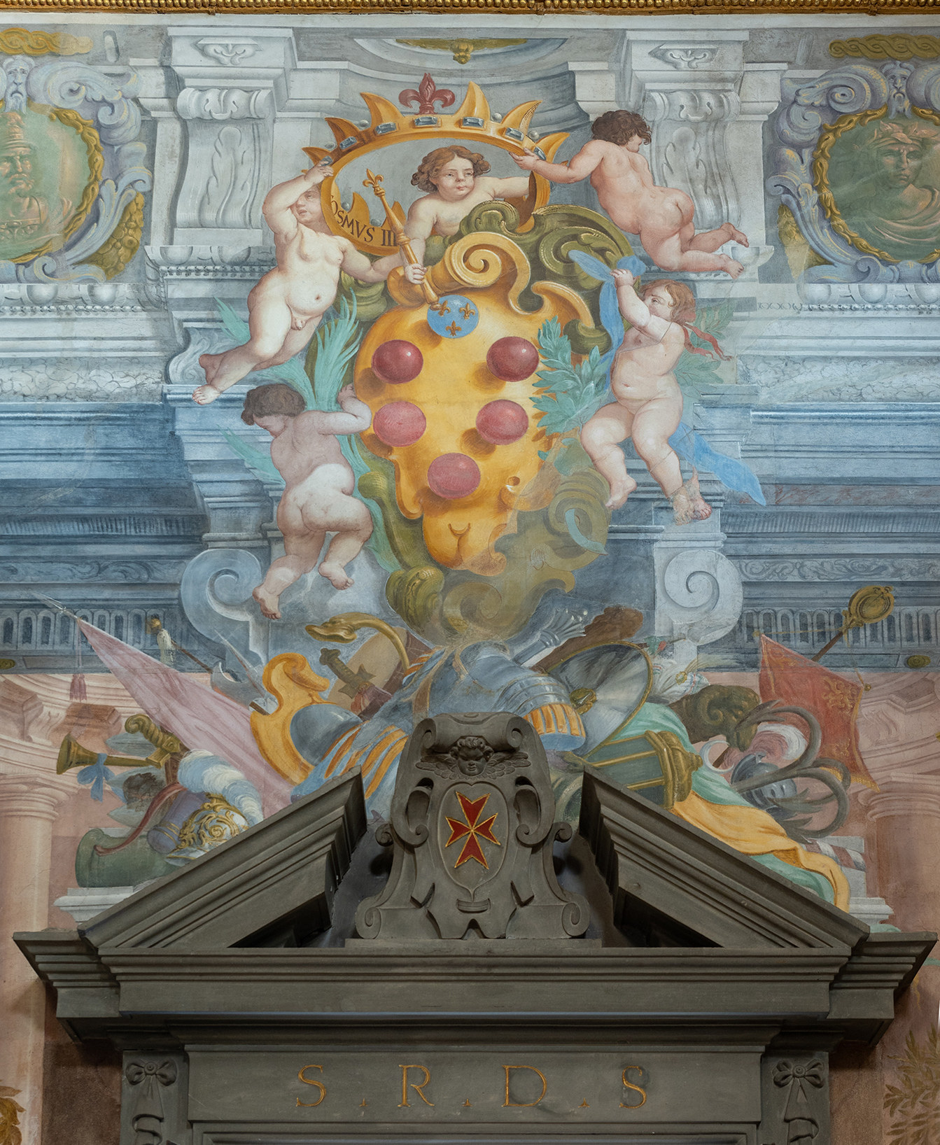 Palazzo Dodici – Sala Udienza – parete ingresso – stemma granducale – TARTARELLI – DSC_0279