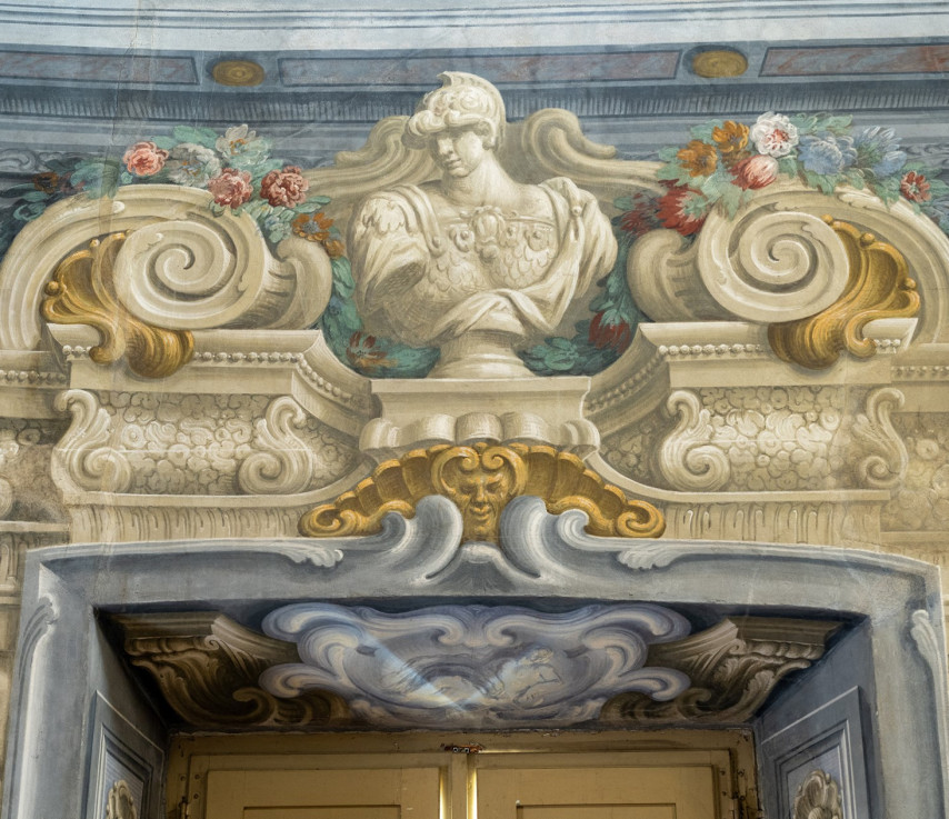 Palazzo Dodici – Sala Udienza – parete finestre – busto – TARTARELLI – DSC_0282_1