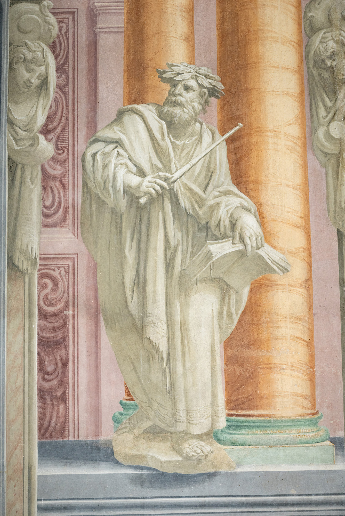 Palazzo Dodici – Sala Udienza – parete finestre – uomo barbuto – TARTARELLI – DSC_0288