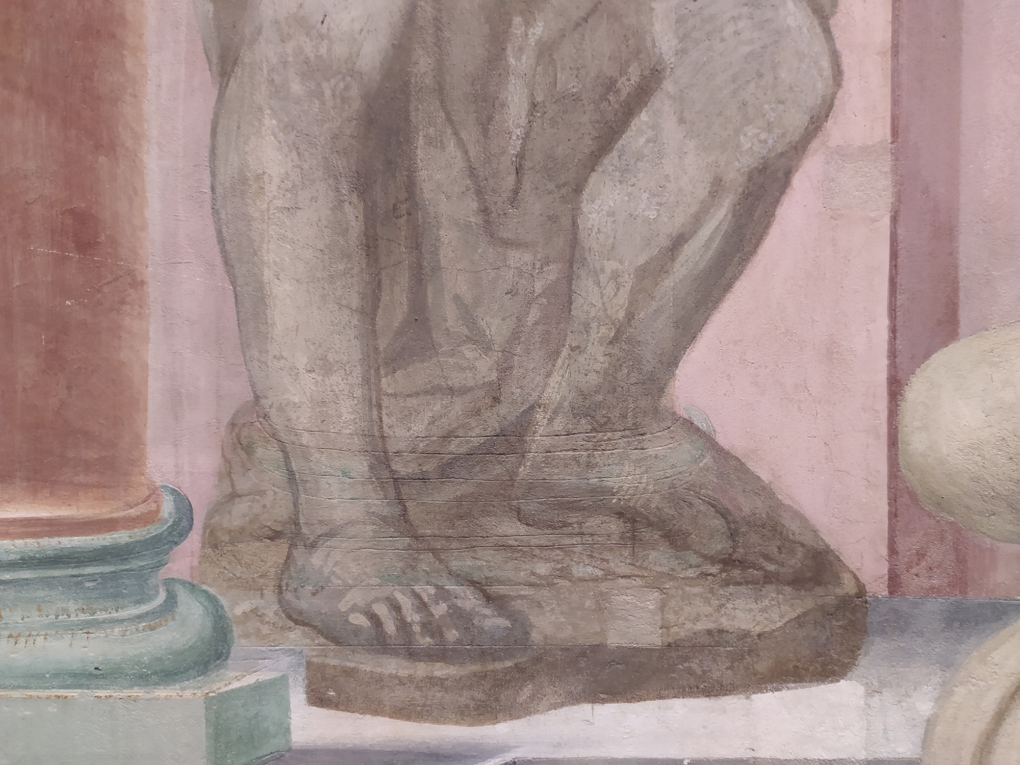 Palazzo Dodici – Sala Udienza – incisioni intonaco 1 – IACOLINA