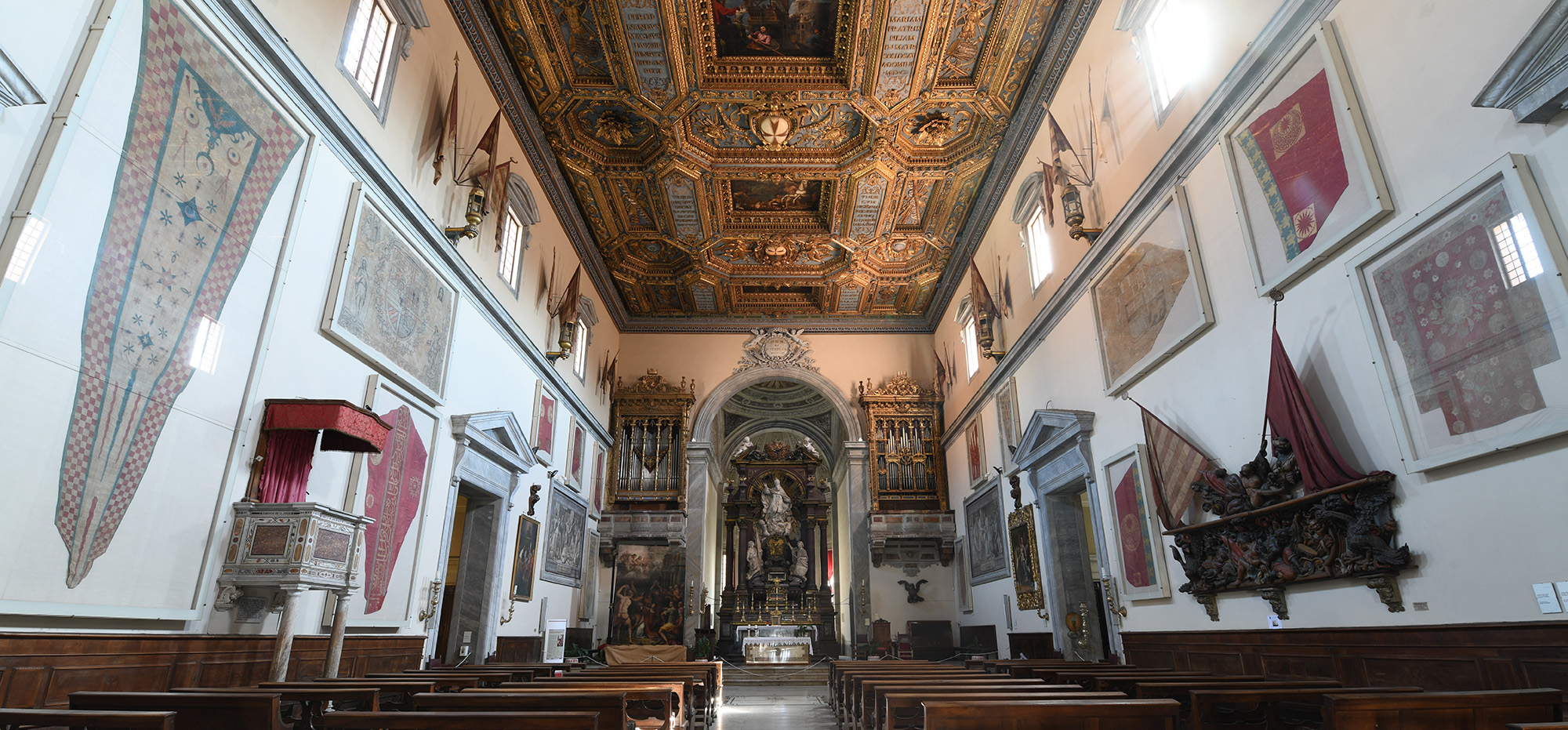 S. Stefano – interno – bandiere – testata- TARTARELLI – DSC_7206_particolare