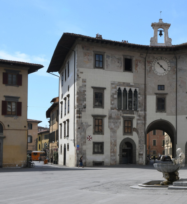 Orologio – facciata_quadrifora – TARTARELLI – DSC_7964_quadrifora