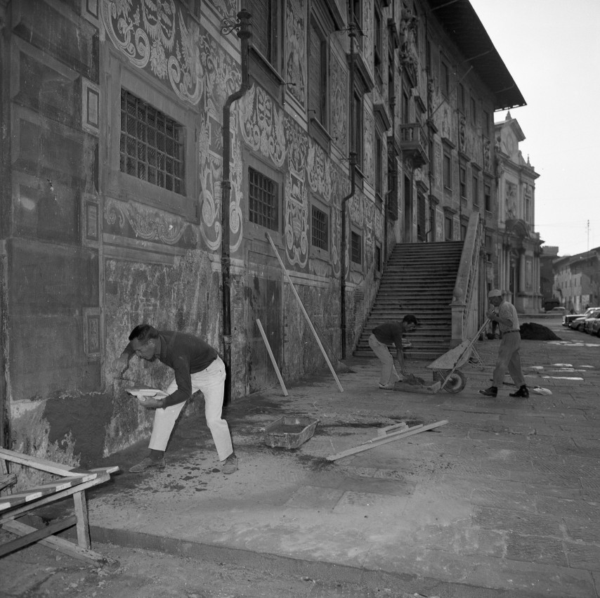 Età della piazza – età contemporanea_Repubblica – Palazzo Blu – 004F05884 copia